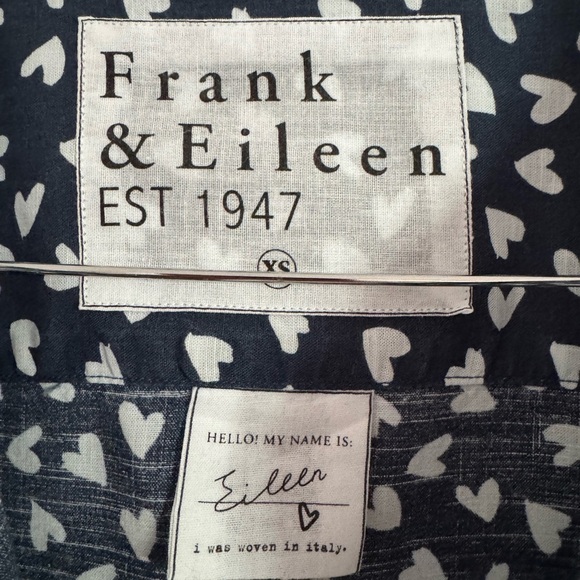 Frank & Eileen Relaxed Button up Shirt‎ Navy-White Heart print Size XS - Picture 3 of 5